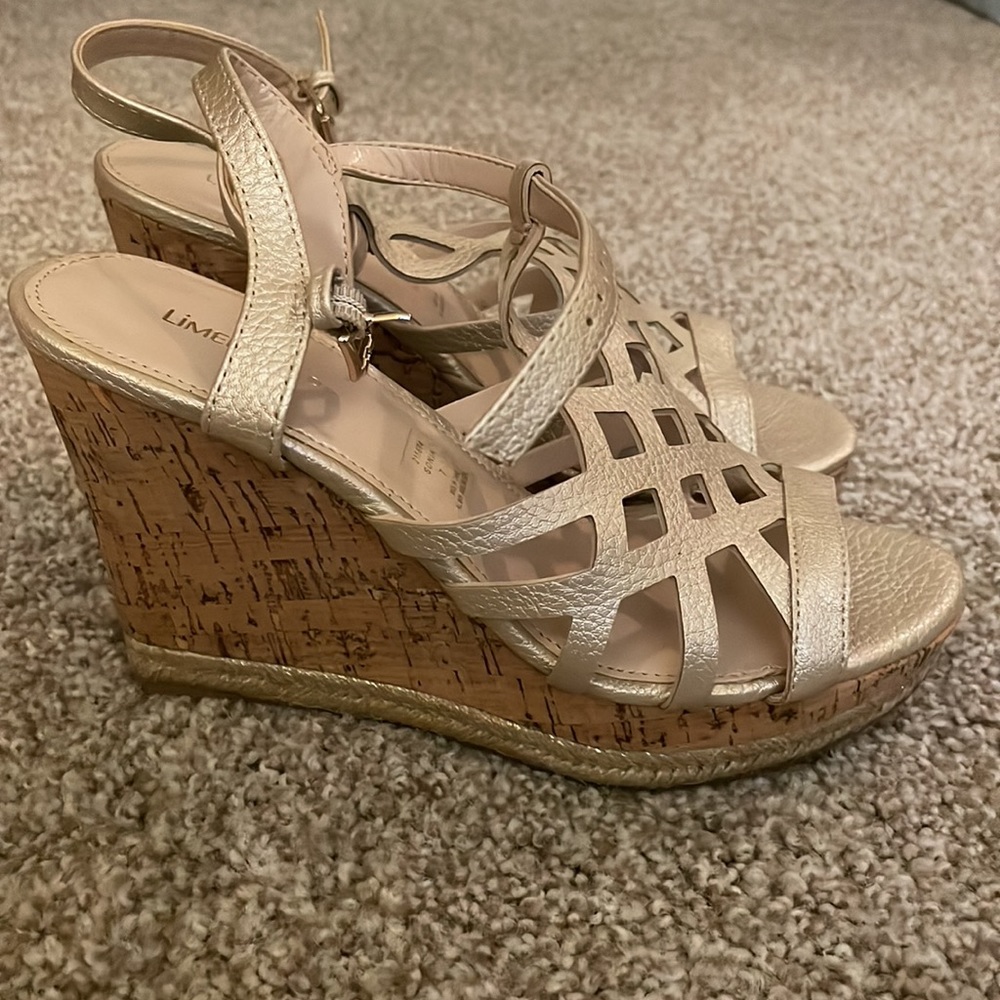 Gold and cork wedges
